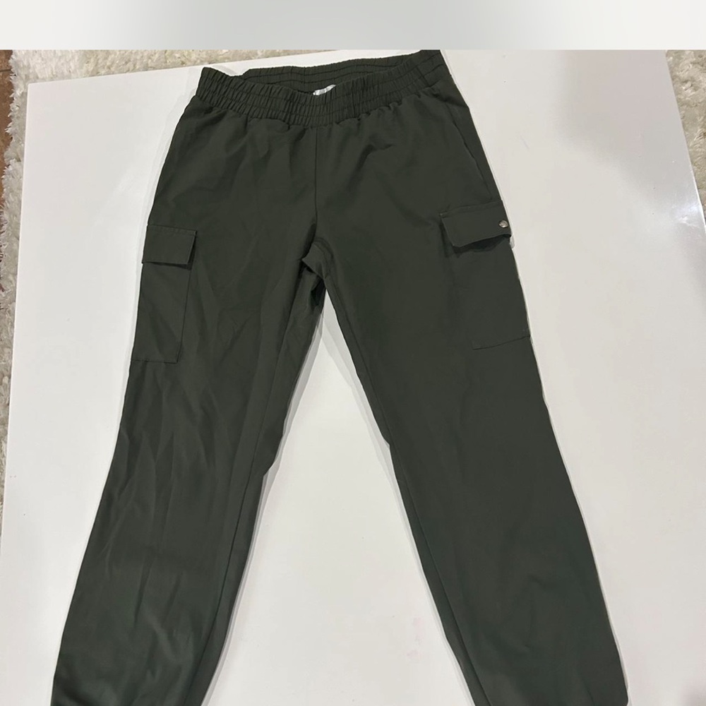 Trolls Women’s Olive Cargo Pants